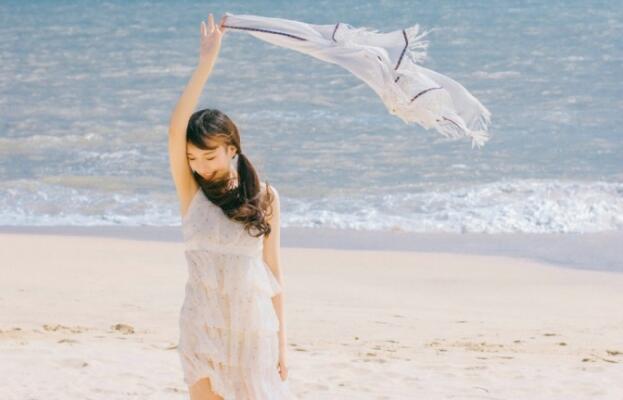 芙優潤綠茶接骨木美眼精華,接骨木花語含義